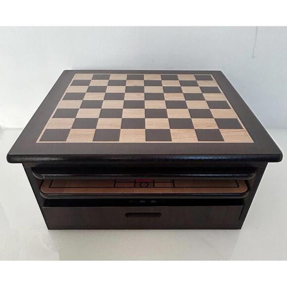 Game Gallery 12 in 1 Game House with 12 Classic Games Chess Checkers Pachisi New - Picture 4 of 9